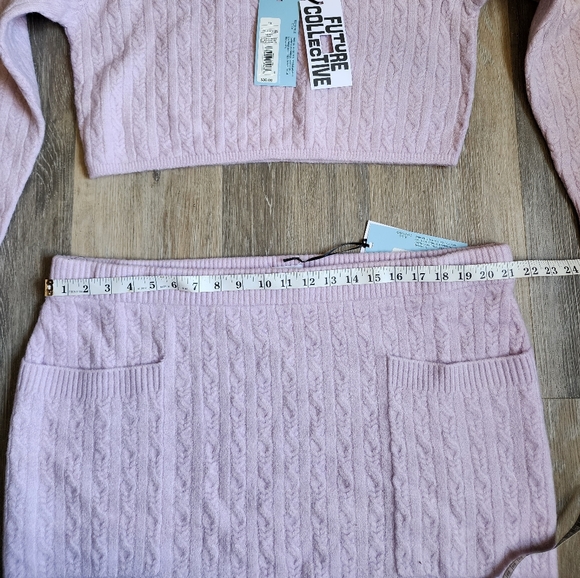 NWT SET HIGH-RISE MIDI SWEATER SKIRT AND TOP SWEATER - Picture 9 of 15